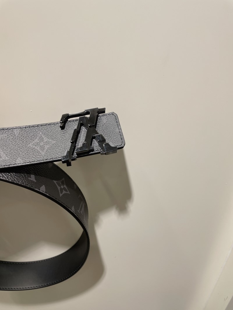 l0vis Vvtt0n belts